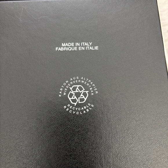 Chanel CC Logo Interlocking Purple Patent Leather Thong Sandals EU 37.5 - Picture 14 of 16